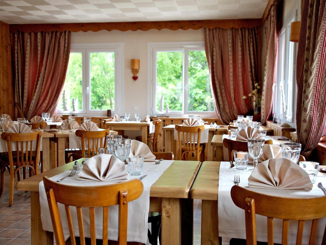 Hotel Logis Les Arobiers Lamoura Exterior foto