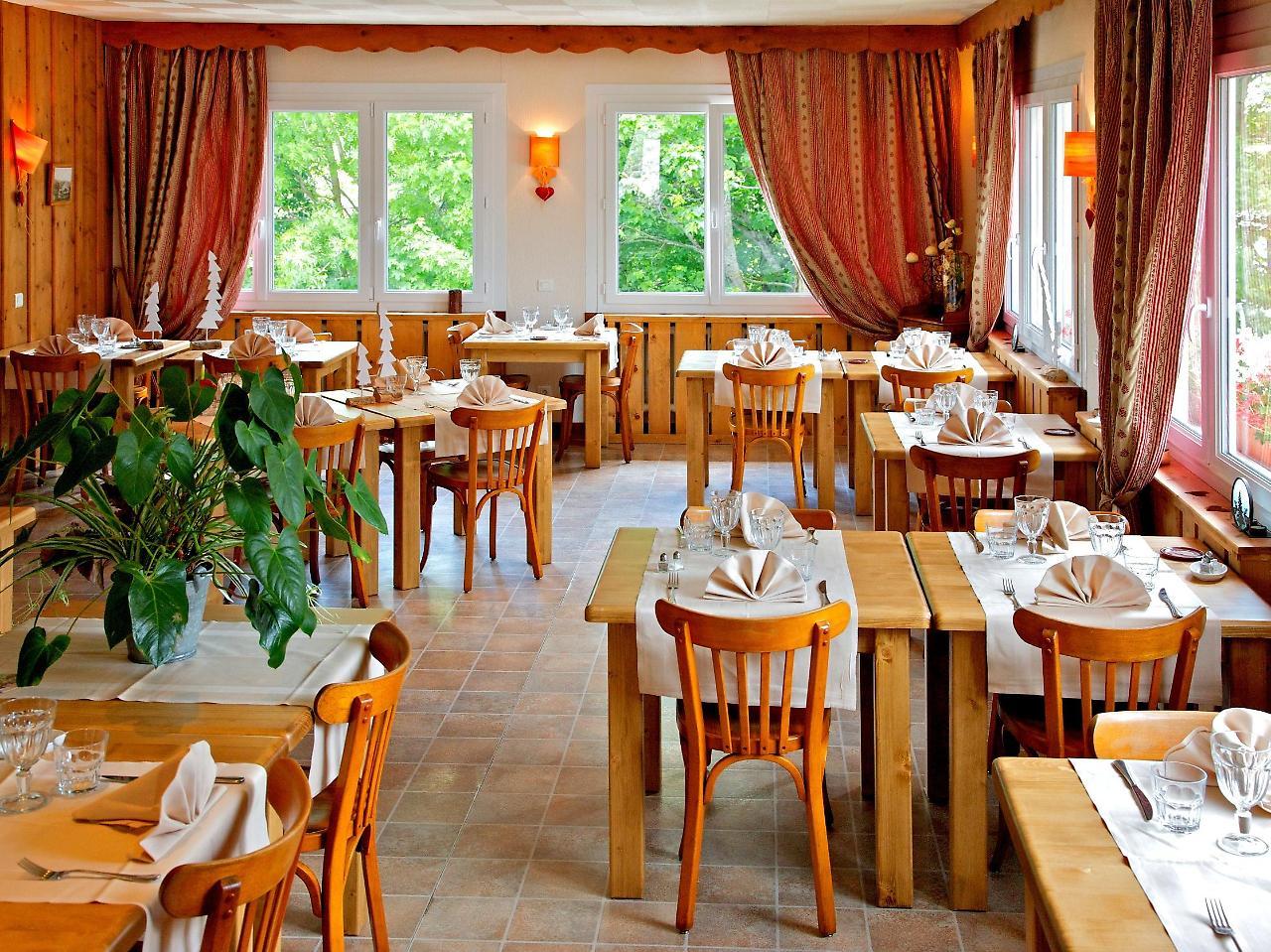 Hotel Logis Les Arobiers Lamoura Exterior foto